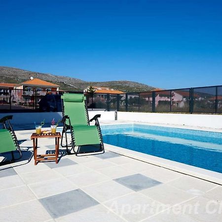 Luxury Apartment Charm With Pool Trogir Exterior photo